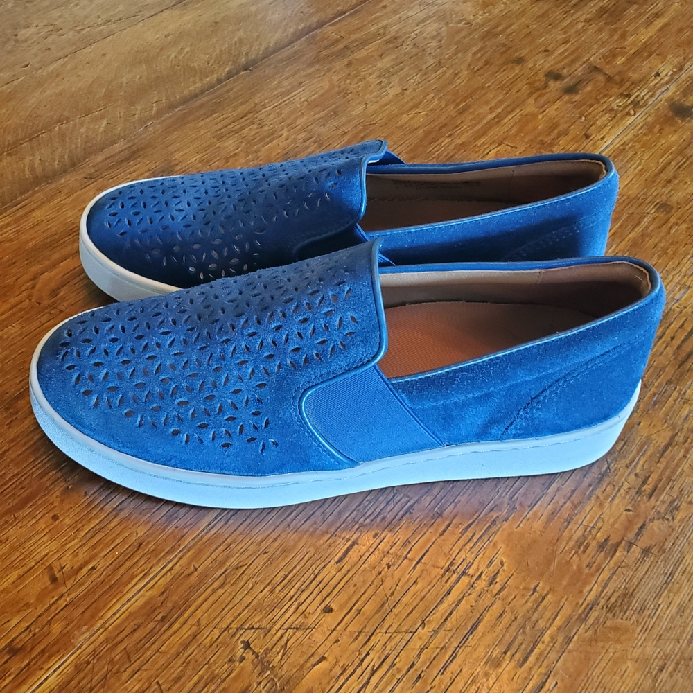 Vionic Navy Slip-On Flats - Picture 3 of 4